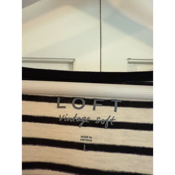 Loft Vintage soft striped crewneck top size large - Picture 3 of 9